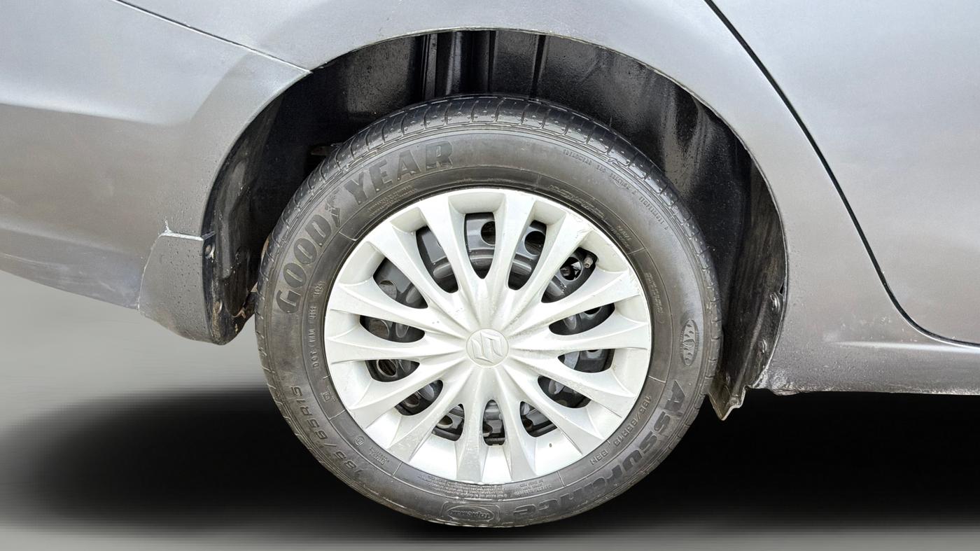 2024 Maruti Ciaz SIGMA 1.5 SHVS MT  PETROL, Petrol, Manual, 62,759 km, Right Rear Wheel