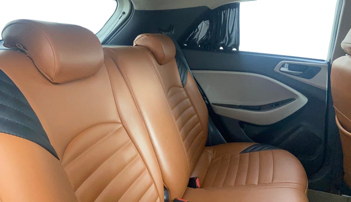 2015 Hyundai Elite i20 ASTA 1.4 CRDI, Diesel, Manual, 66,465 km, Right Side Rear Door Cabin