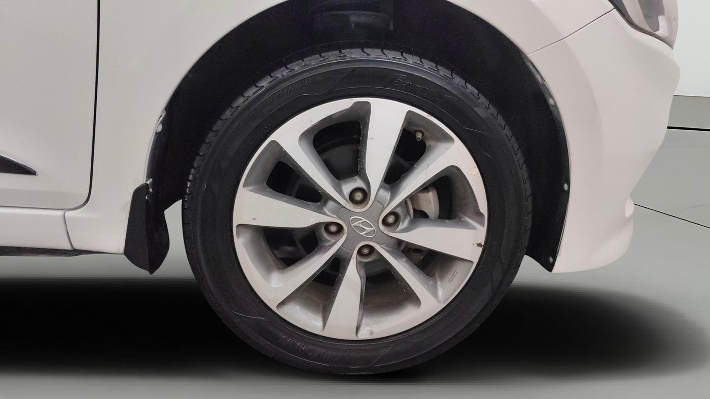 2015 Hyundai Elite i20 ASTA 1.2, Petrol, Manual, 73,171 km, Right Front Wheel