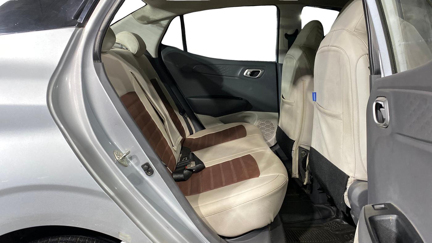 2023 Hyundai AURA SX 1.2 (O), Petrol, Manual, 32,558 km, Right Side Rear Door Cabin