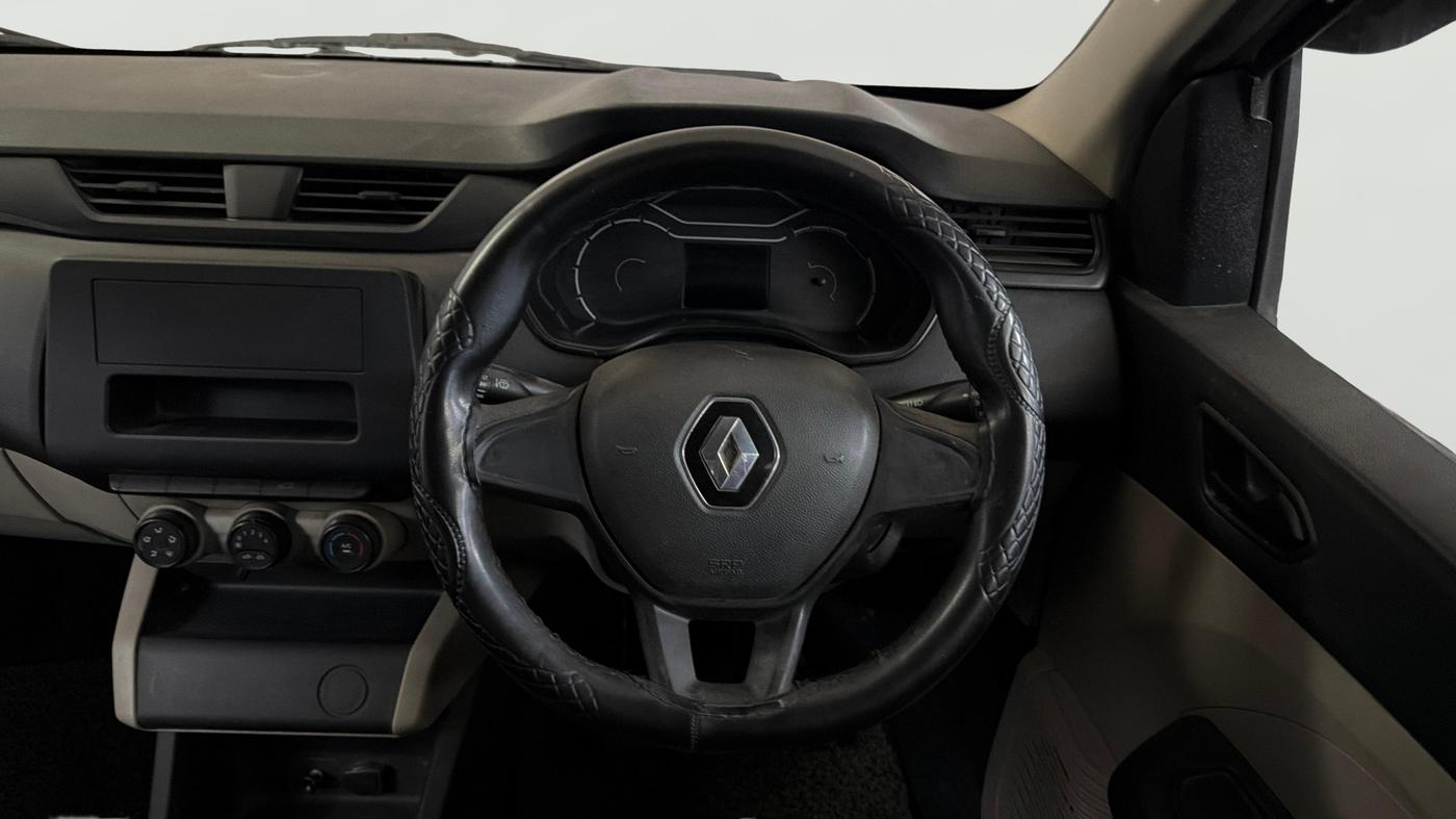 2022 Renault TRIBER RXE MT, Petrol, Manual, 89,425 km, Steering Wheel Close Up