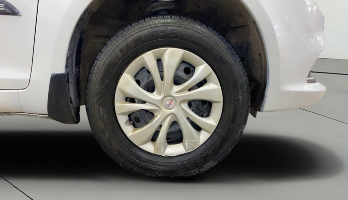 2015 Maruti Swift Dzire VXI, Petrol, Manual, 94,311 km, Right Front Wheel