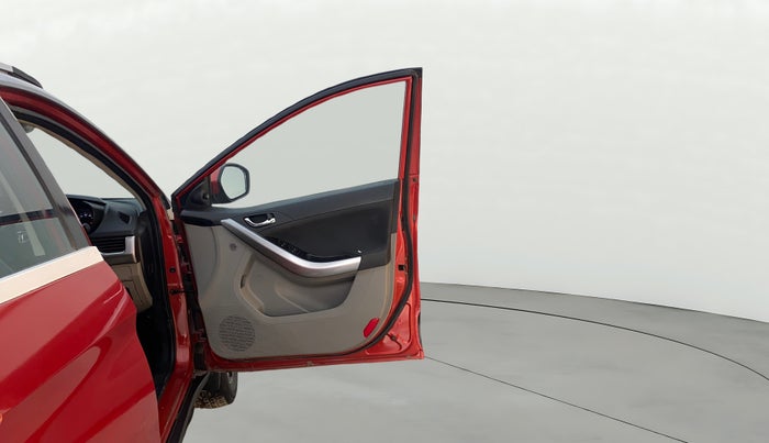 2018 Tata NEXON XZ PLUS DIESEL DUAL TONE, Diesel, Manual, 78,101 km, RHS Front Door