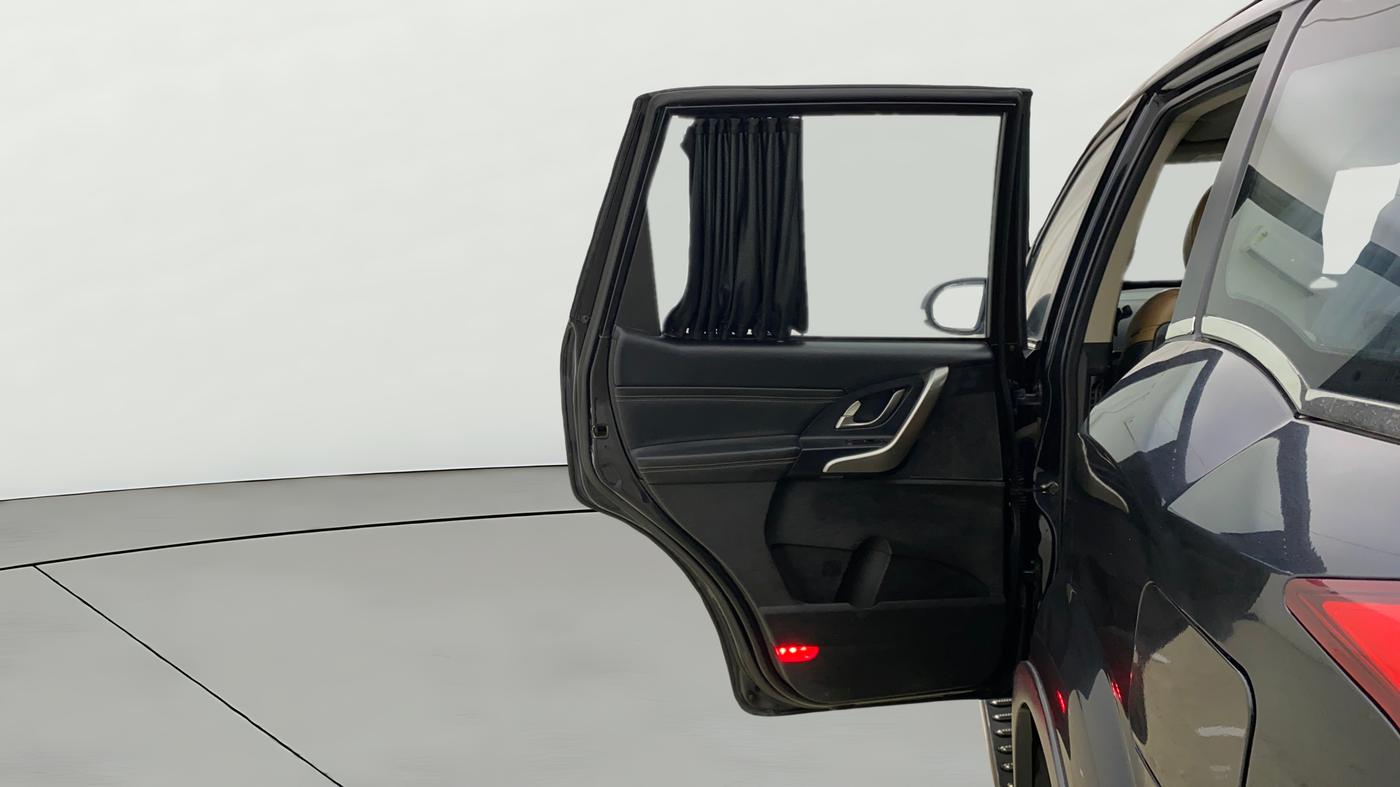 2018 Mahindra XUV500 W11 AT, Diesel, Automatic, 85,907 km, LHS Rear Door