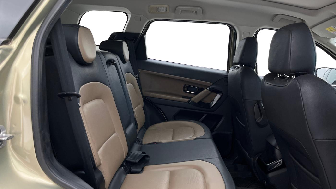 2022 Tata Safari XZA PLUS KAZIRANGA, Diesel, Automatic, 1,27,794 km, Right Side Rear Door Cabin