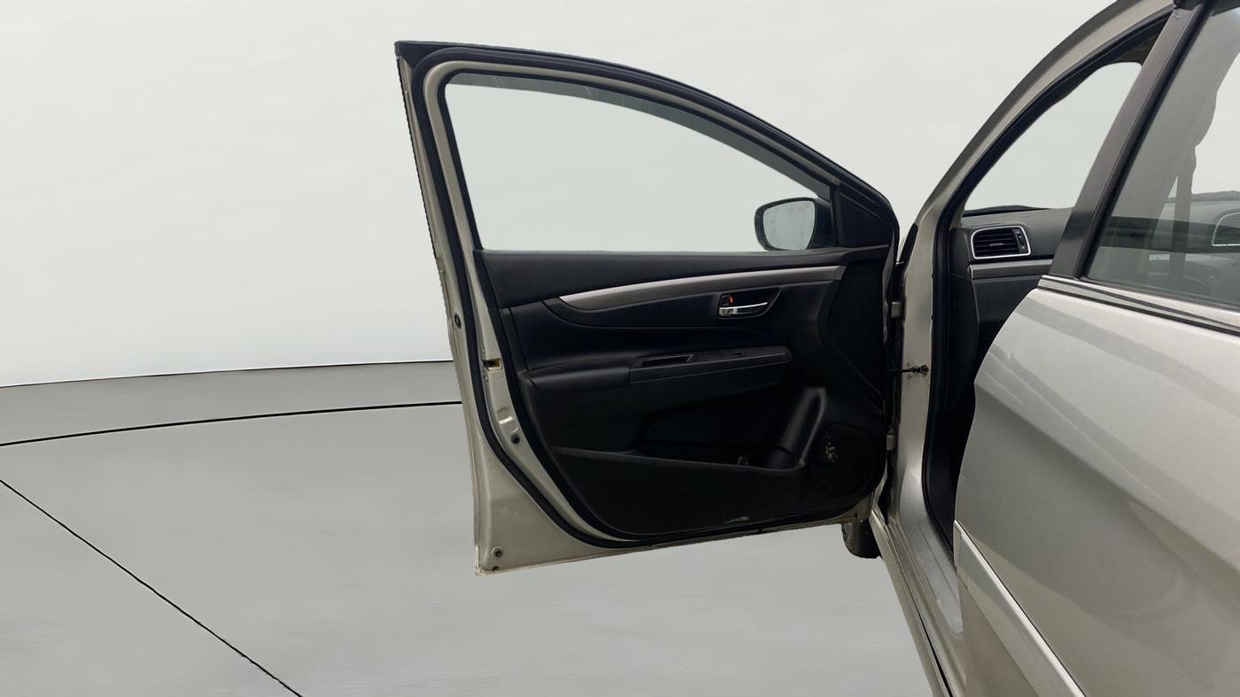 2018 Maruti Ciaz S DIESEL 1.3, Diesel, Manual, 1,23,269 km, LHS Front Door