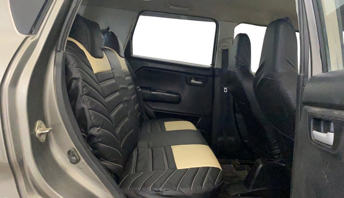 2022 Maruti New Wagon-R VXI CNG 1.0, CNG, Manual, 1,06,704 km, Right Side Rear Door Cabin