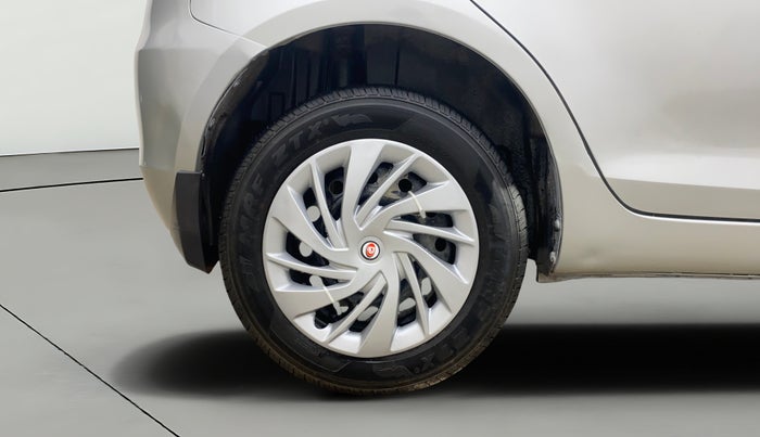 2015 Maruti Swift VXI, Petrol, Manual, 59,578 km, Right Rear Wheel