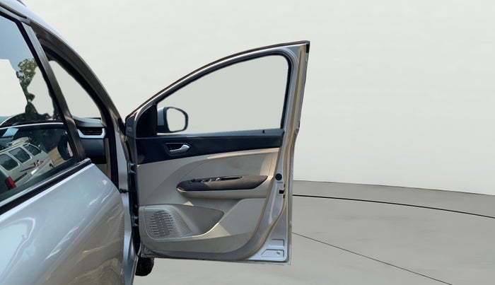 2020 Renault TRIBER RXZ AMT, Petrol, Automatic, 71,033 km, RHS Front Door