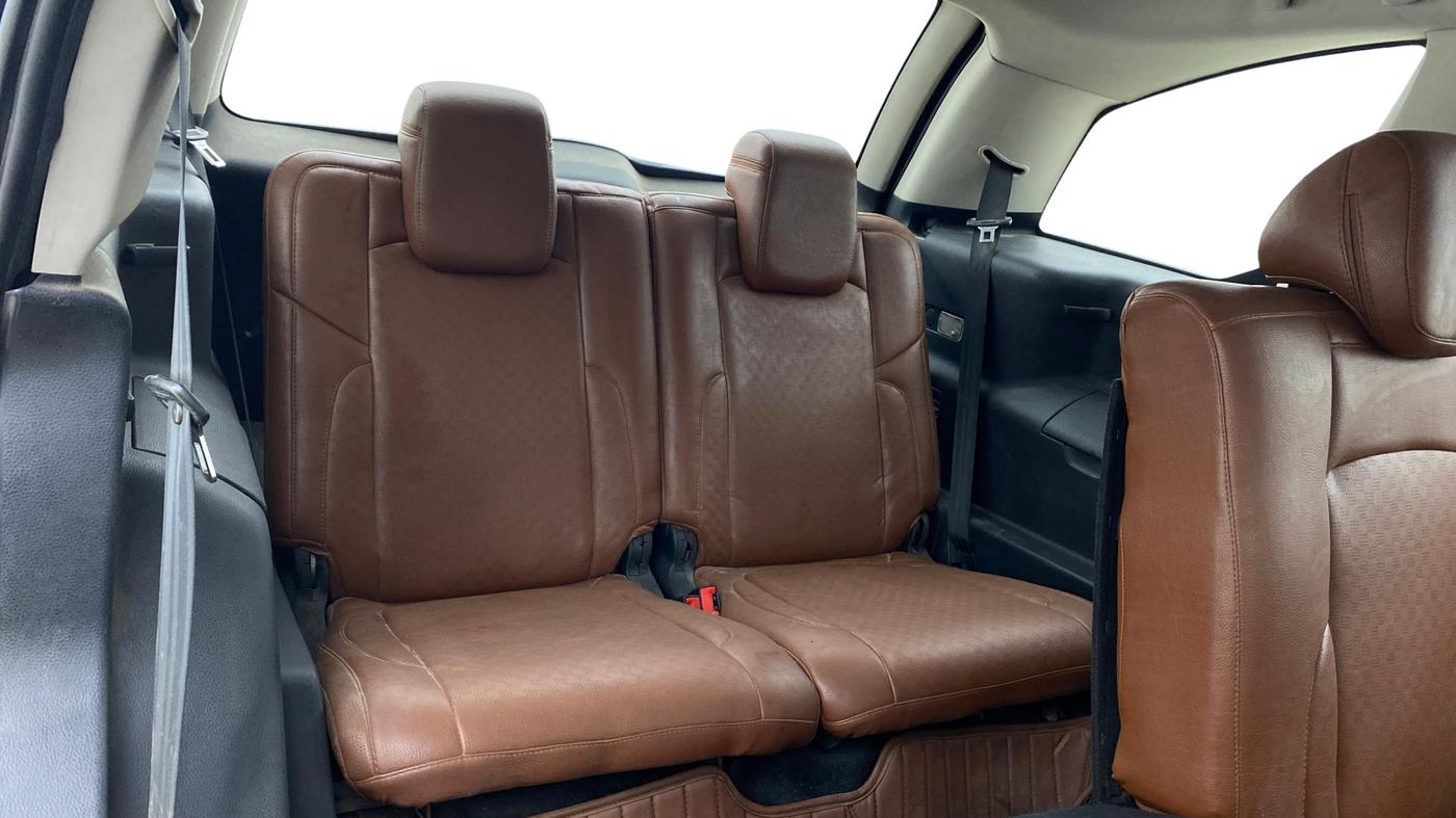 2019 Tata Hexa XM PLUS 4X2 7 STR, Diesel, Manual, 1,22,595 km, Third Seat Row ( optional )