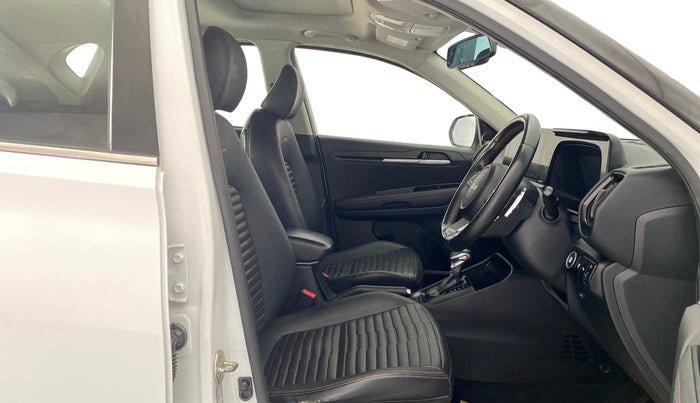 2021 KIA SONET GTX PLUS 1.0 DCT, Petrol, Automatic, 1,09,919 km, Right Side Front Door Cabin