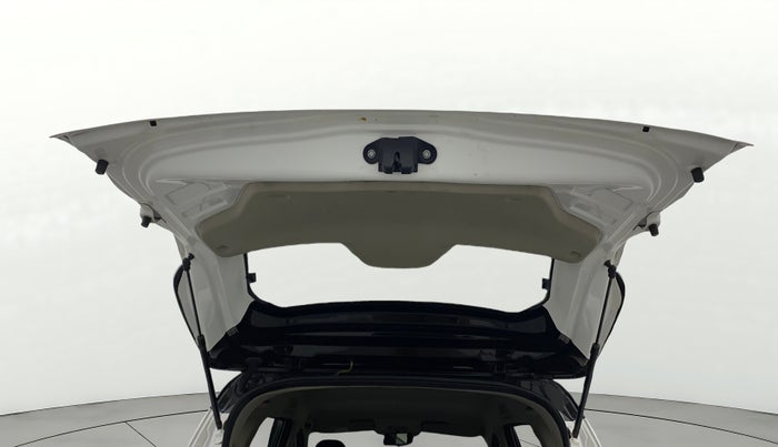 2021 Renault TRIBER RXZ DUAL TONE, Petrol, Manual, 44,431 km, Boot Door Open