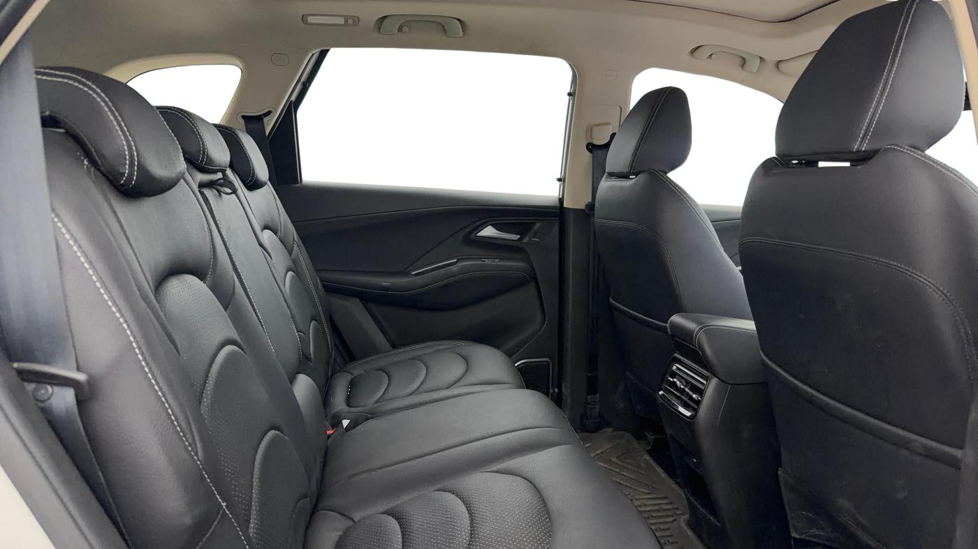 2024 MG HECTOR PLUS Sharp Pro Snowstorm 2.0 Turbo MT 7 STR, Diesel, Manual, 21,040 km, Right Side Rear Door Cabin