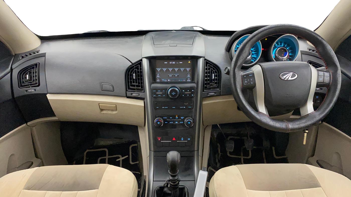 2016 Mahindra XUV500 W6, Diesel, Manual, 63,766 km, Dashboard