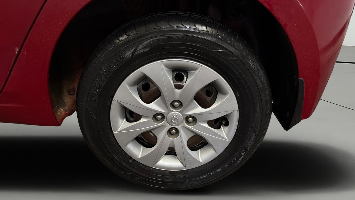 2016 Hyundai Elite i20 MAGNA 1.2, Petrol, Manual, 36,273 km, Left Rear Wheel