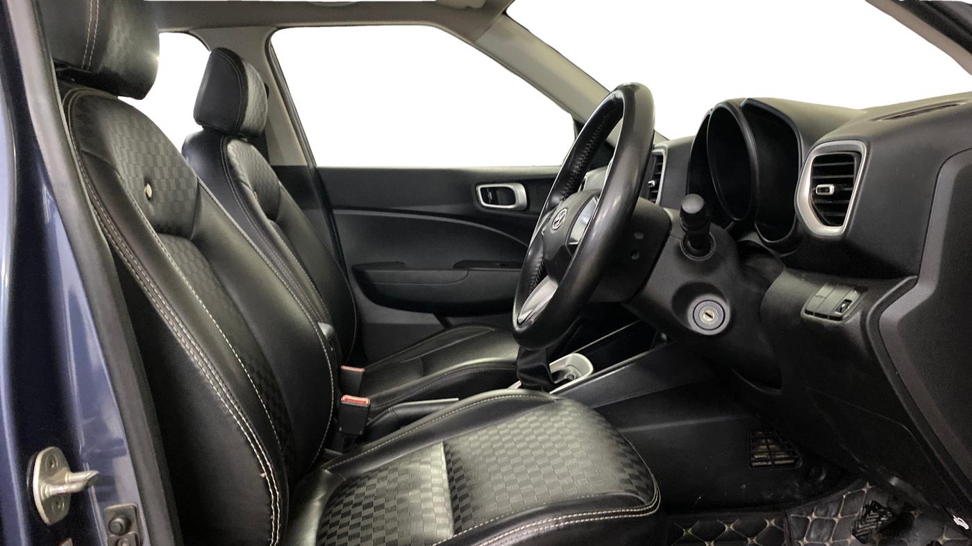 2022 Hyundai VENUE S 1.2, Petrol, Manual, 96,176 km, Right Side Front Door Cabin