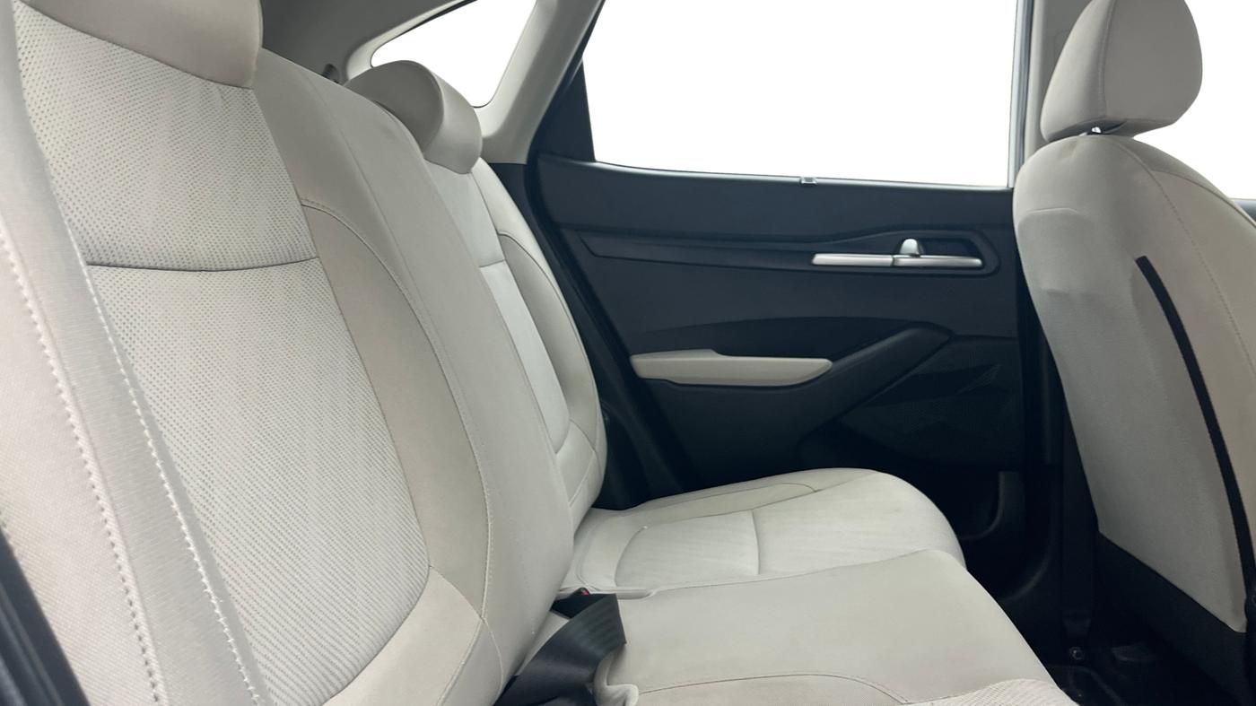 2022 KIA SELTOS HTK PLUS 1.5 IMT, Petrol, Manual, 20,558 km, Right Side Rear Door Cabin