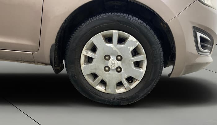 2013 Hyundai i20 MAGNA 1.4 CRDI, Diesel, Manual, 1,12,243 km, Right Front Wheel