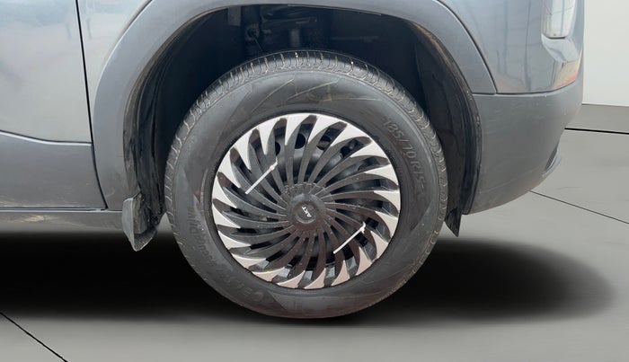 2023 Tata PUNCH ADVENTURE RHYTHM PACK AMT, Petrol, Automatic, 12,658 km, Right Front Wheel