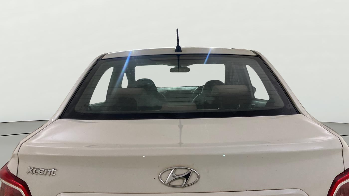 2014 Hyundai Xcent S (O) 1.2, Petrol, Manual, 31,748 km, Rear Windshield