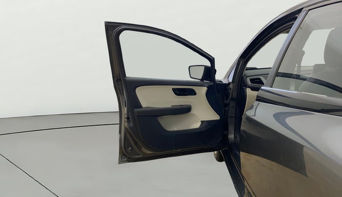 2022 Tata ALTROZ XM PLUS PETROL, Petrol, Manual, 39,977 km, LHS Front Door