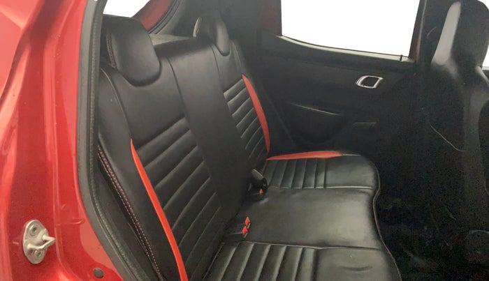 2018 Renault Kwid RXT 1.0 AMT, Petrol, Automatic, 56,942 km, Right Side Rear Door Cabin