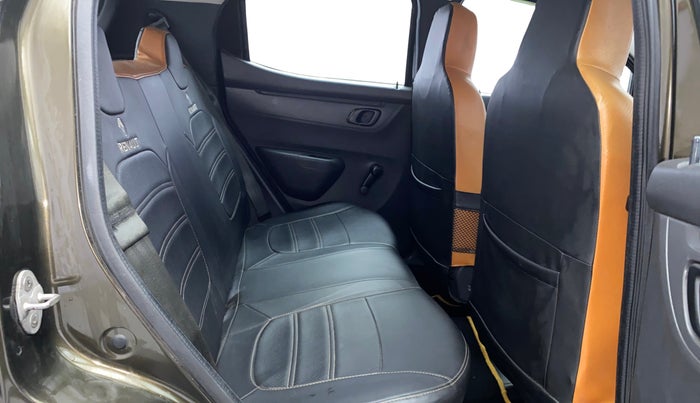 2016 Renault Kwid RXT 0.8, Petrol, Manual, 86,900 km, Right Side Rear Door Cabin