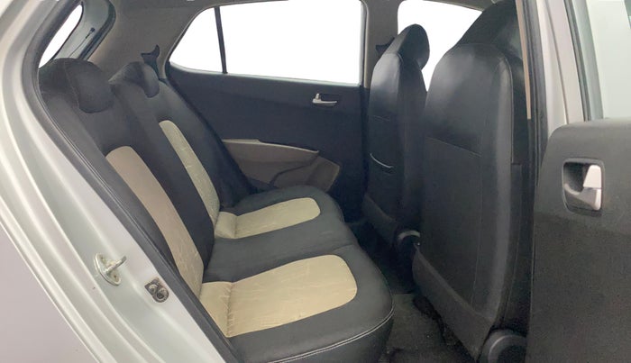 2016 Hyundai Grand i10 SPORTZ 1.2 KAPPA VTVT, Petrol, Manual, 80,035 km, Right Side Rear Door Cabin