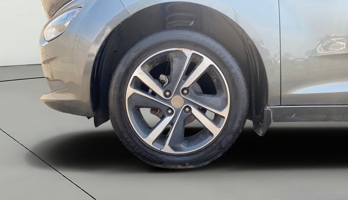 2022 Tata ALTROZ XZ PLUS PETROL, Petrol, Manual, 19,550 km, Left Front Wheel