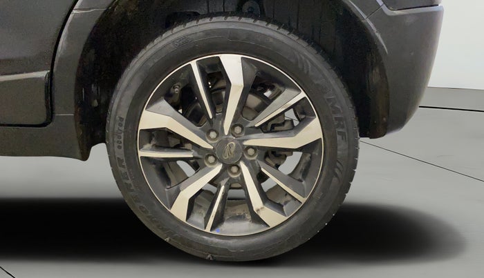 2020 Mahindra XUV300 W8 (O) 1.2 PETROL, Petrol, Manual, 83,644 km, Left Rear Wheel