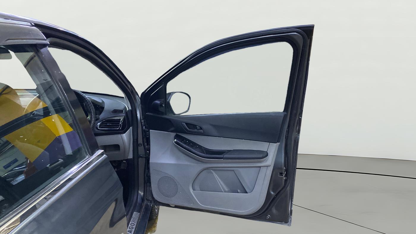 2023 Tata Tiago XT PETROL, Petrol, Manual, 15,665 km, RHS Front Door