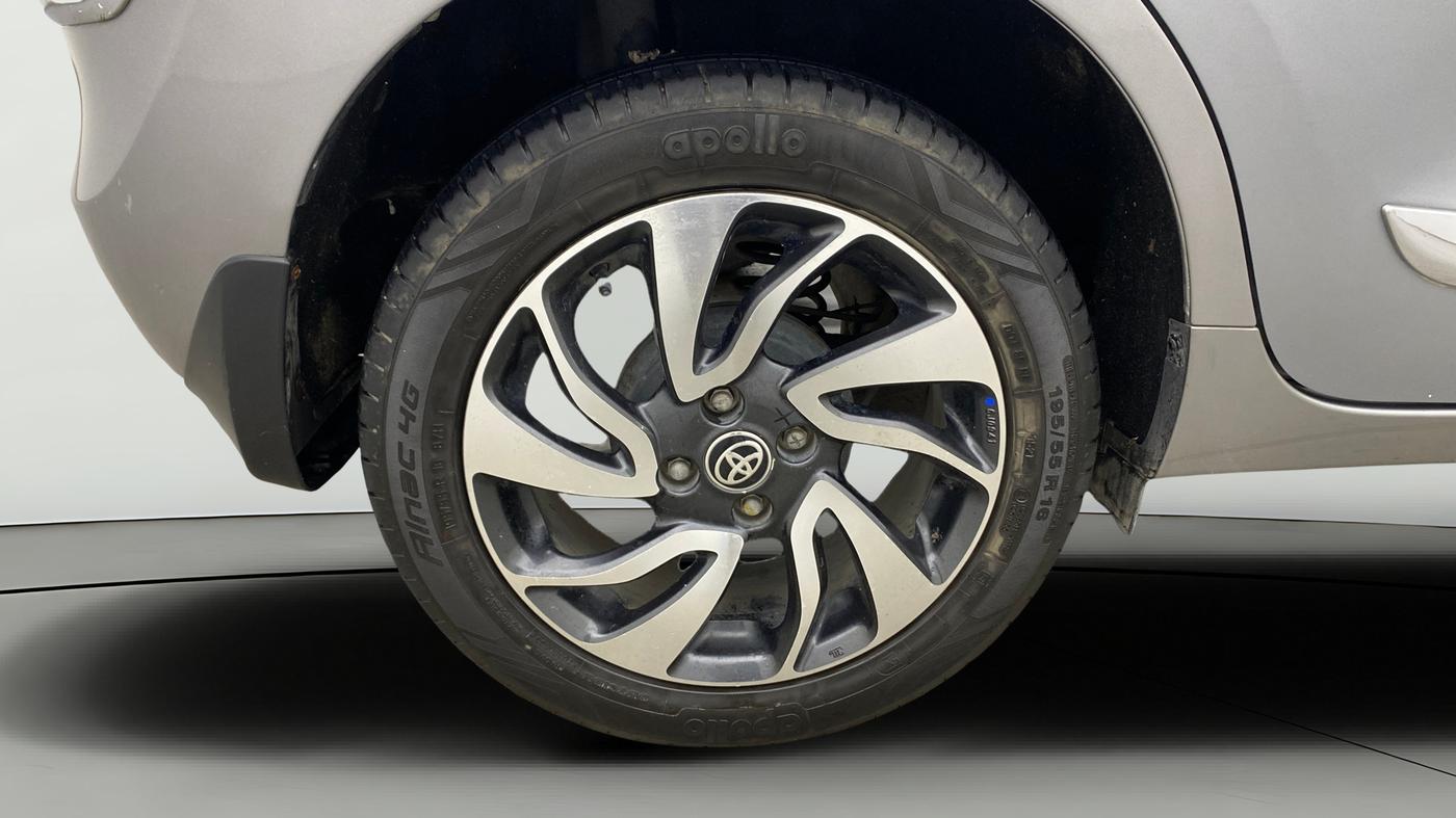 2021 Toyota Glanza G, Petrol, Manual, 27,447 km, Right Rear Wheel