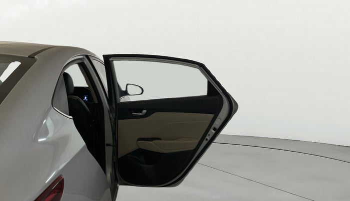 2017 Hyundai Verna 1.6 VTVT SX O, Petrol, Manual, 17,693 km, RHS Rear Door