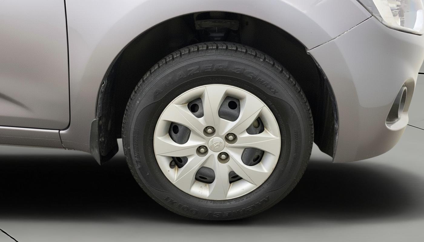 2015 Hyundai Elite i20 SPORTZ 1.2, Petrol, Manual, 55,040 km, Right Front Wheel