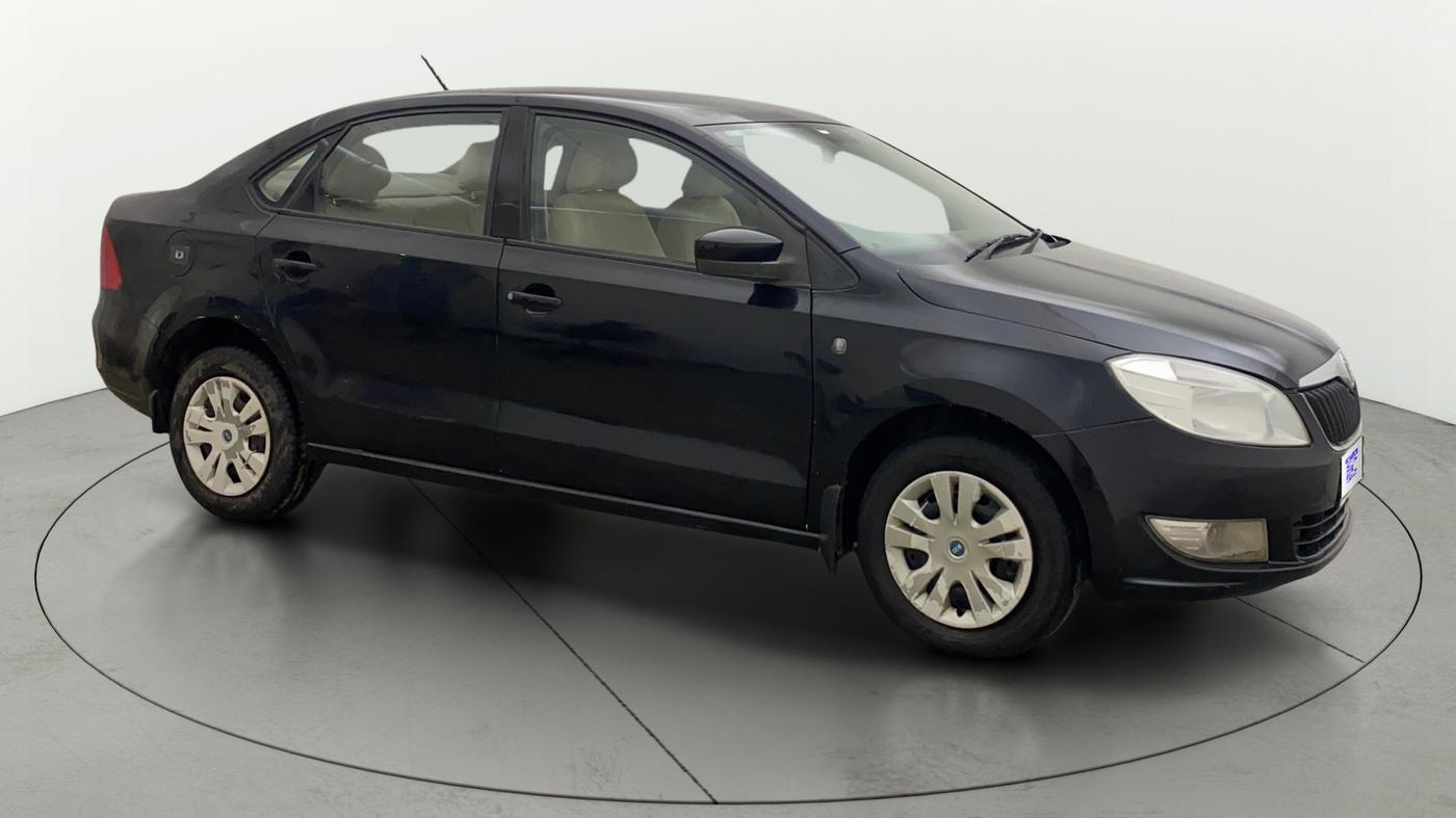 2013 Skoda Rapid AMBITION 1.6 TDI CR MT PLUS, Diesel, Manual, 92,633 km, Right Front Diagonal