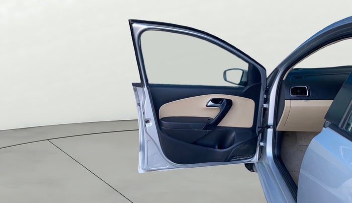 2017 Volkswagen Polo HIGHLINE1.2L, Petrol, Manual, 65,838 km, LHS Front Door