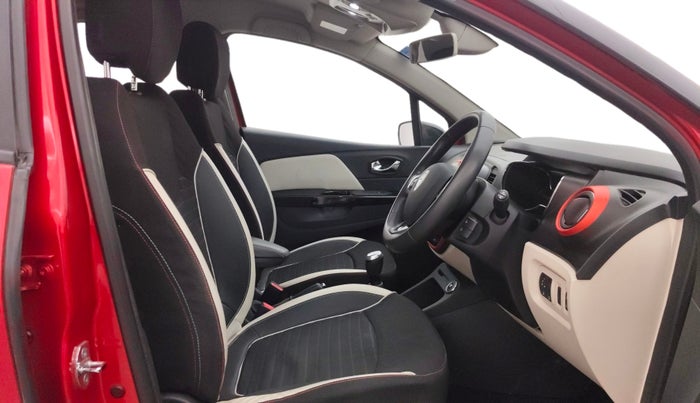 2018 Renault Captur RXT PETROL, Petrol, Manual, 43,274 km, Right Side Front Door Cabin