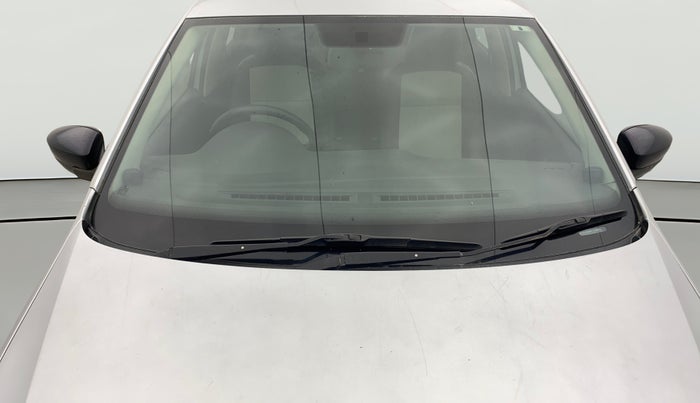 2015 Volkswagen Polo COMFORTLINE 1.2L, Petrol, Manual, 75,779 km, Front Windshield