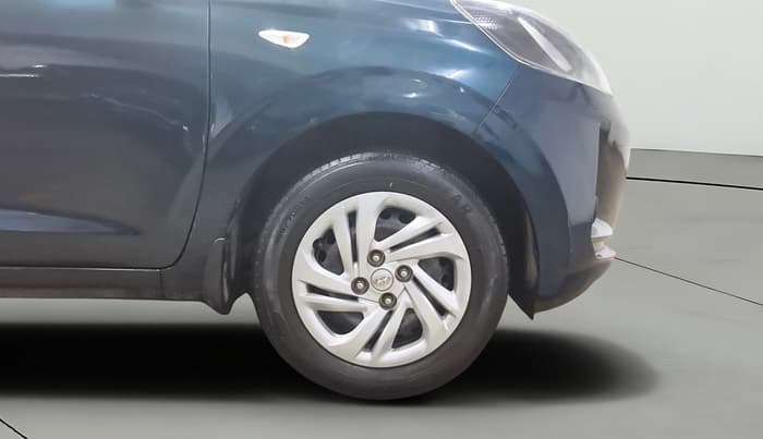 2022 Hyundai GRAND I10 NIOS MAGNA 1.2 KAPPA VTVT, Petrol, Manual, 28,698 km, Right Front Wheel