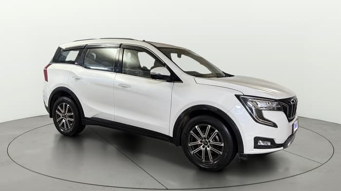 2022 Mahindra XUV700 AX 7 LUXURY D AT 7 STR, Diesel, Automatic, 1,05,851 km, Right Front Diagonal