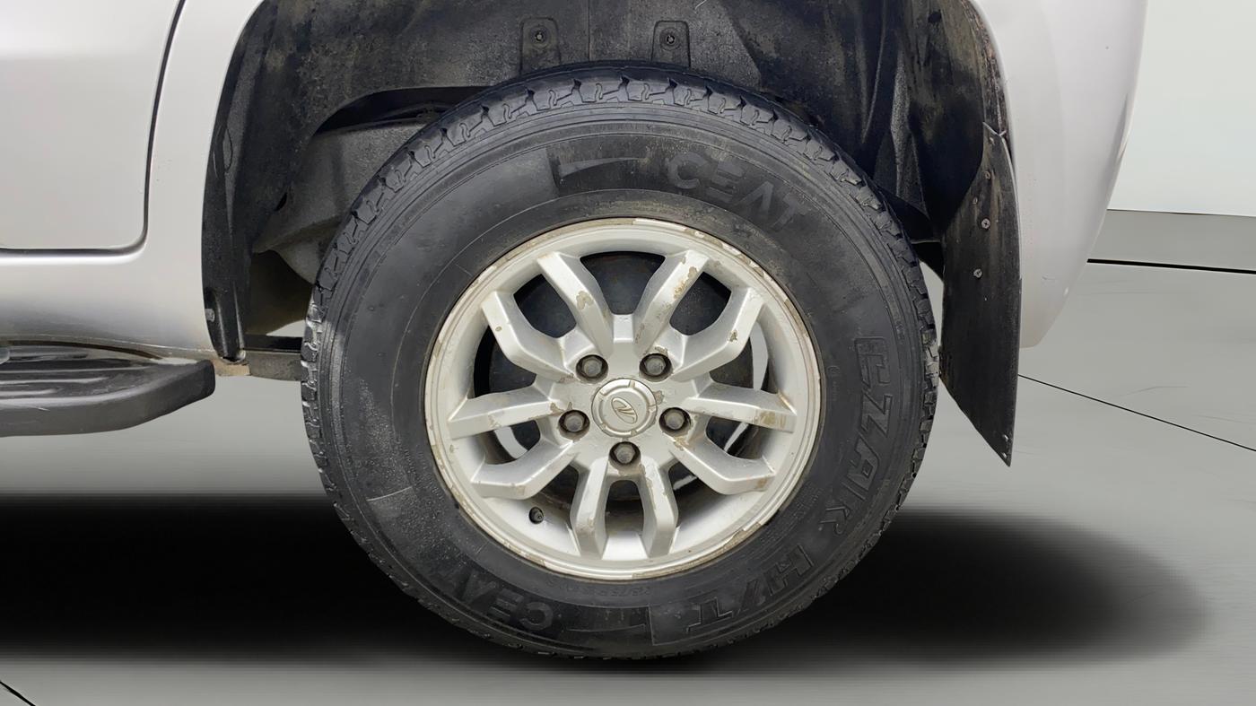 2016 Mahindra TUV300 T8, Diesel, Manual, 1,05,355 km, Left Rear Wheel