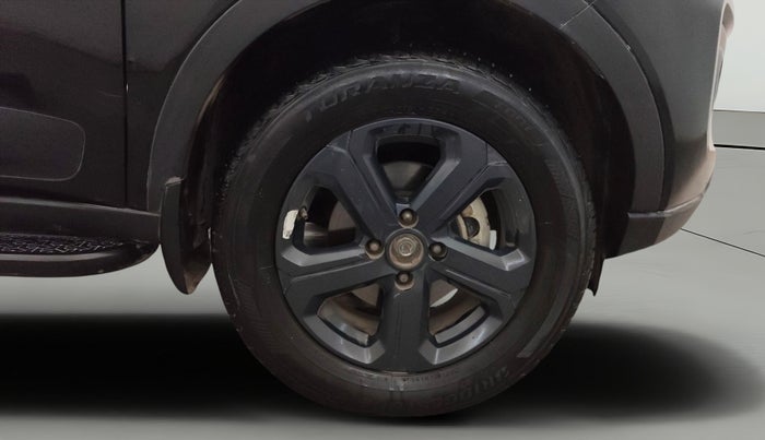 2023 Tata NEXON XZA PLUS PETROL DARK EDITION, Petrol, Automatic, 51,883 km, Right Front Wheel