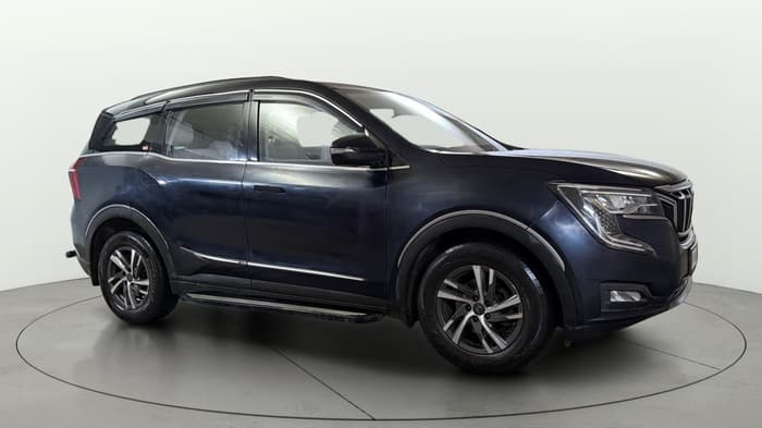 2022 Mahindra XUV700 AX 5 P AT 5 STR, Petrol, Automatic, 65,674 km, Right Front Diagonal