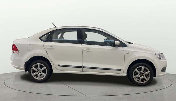2014 Volkswagen Vento HIGHLINE PETROL AT, Petrol, Automatic, 31,816 km, Right Side View