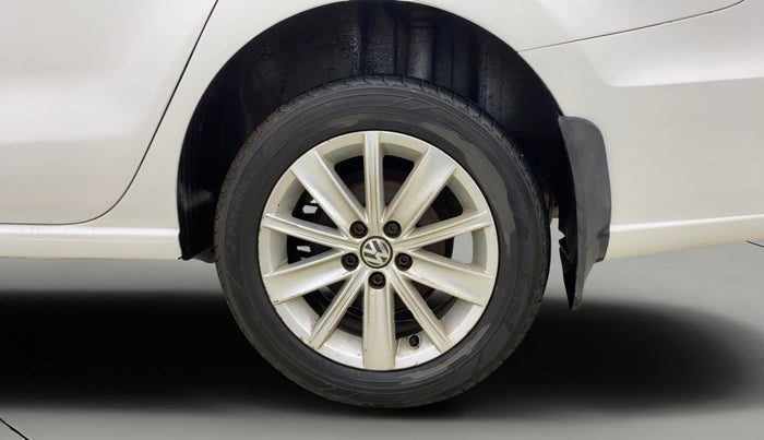 2016 Volkswagen Vento HIGHLINE 1.6 MPI, Petrol, Manual, 72,000 km, Left Rear Wheel