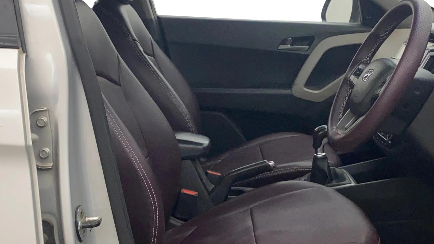 2016 Hyundai Creta SX PLUS 1.6 PETROL, CNG, Manual, 1,15,590 km, Right Side Front Door Cabin