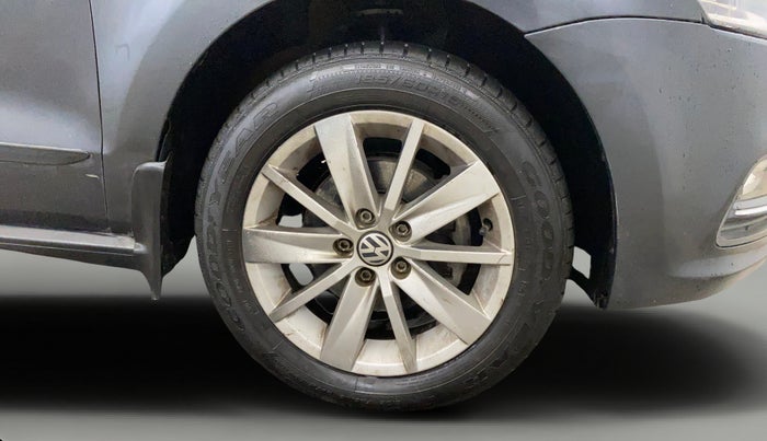 2014 Volkswagen Polo HIGHLINE1.2L, Petrol, Manual, 71,135 km, Right Front Wheel