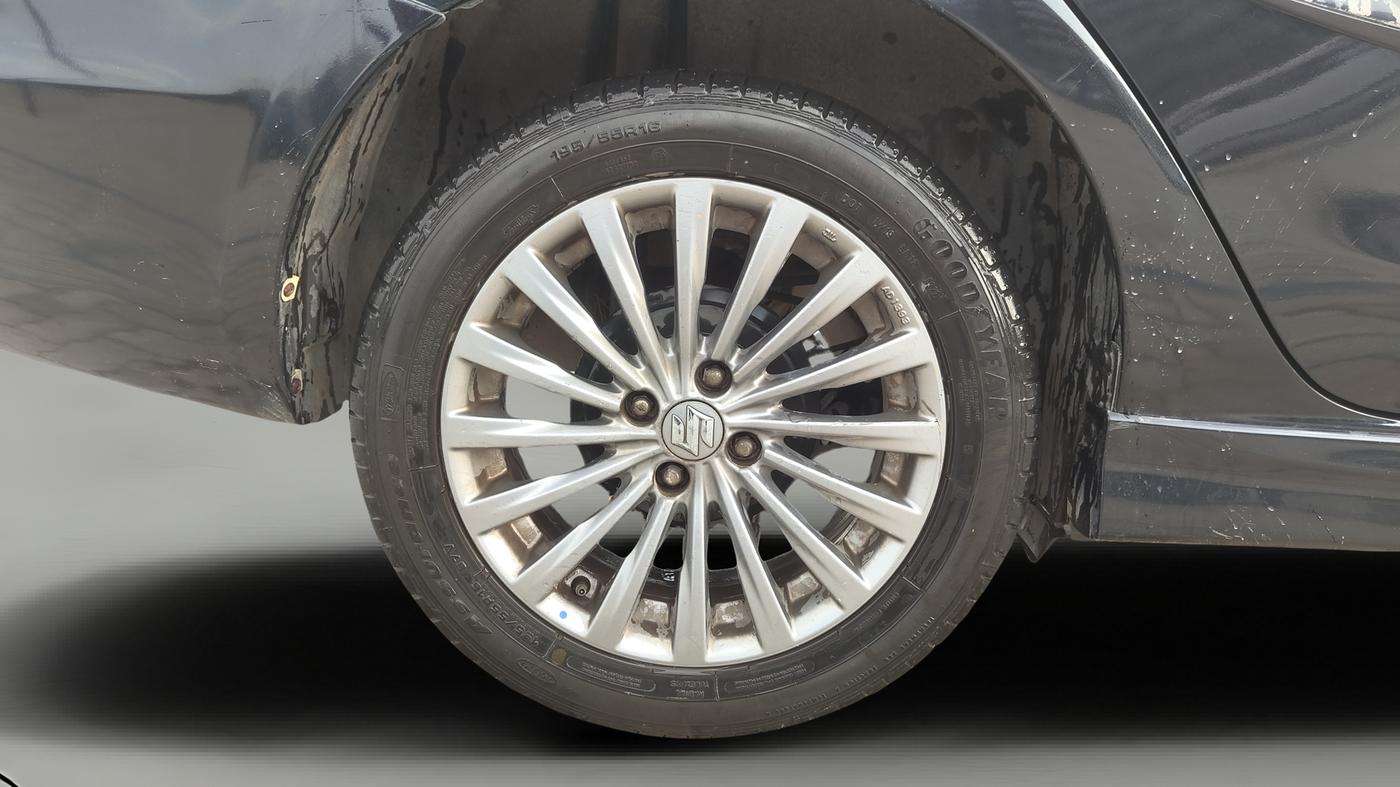 2017 Maruti Ciaz ZDI+ SHVS RS, Diesel, Manual, 93,401 km, Right Rear Wheel
