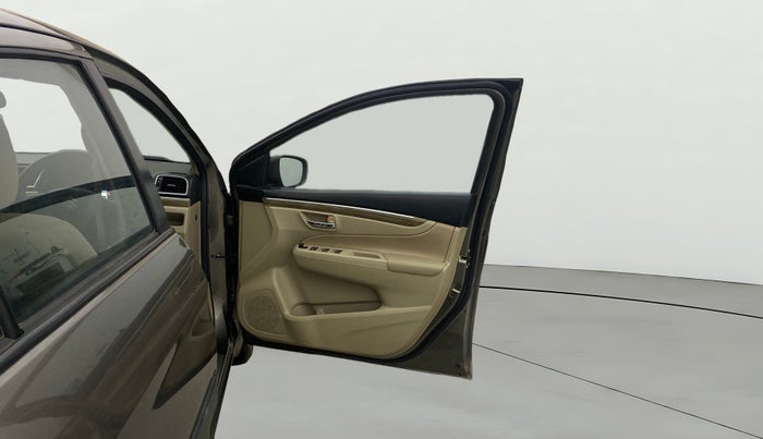 2022 Maruti Ciaz ZETA 1.5 SHVS MT PETROL, Petrol, Manual, 31,173 km, RHS Front Door