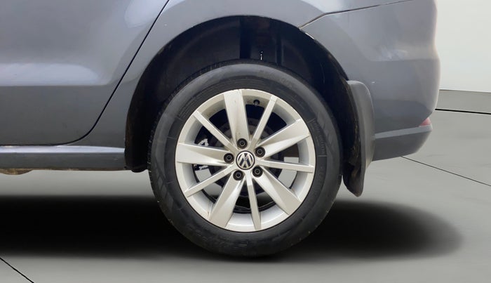 2017 Volkswagen Ameo HIGHLINE1.5L, Diesel, Manual, 1,30,721 km, Left Rear Wheel